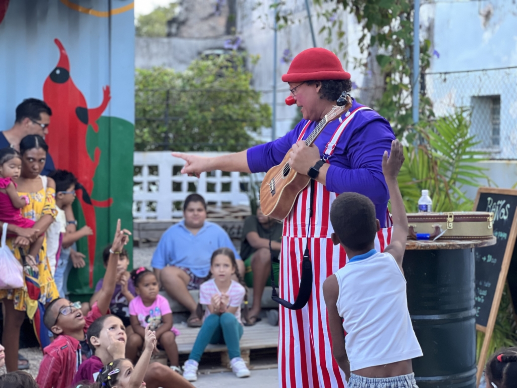 Creativrole project - clown show for children in cuba 1